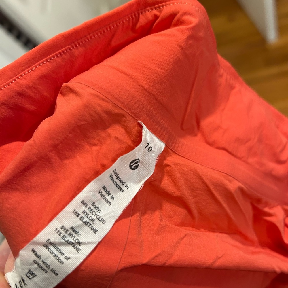 Lululemon Waterproof Fast Free Running Windbreaker, Pale Raspberry, Size 10 - Picture 4 of 4